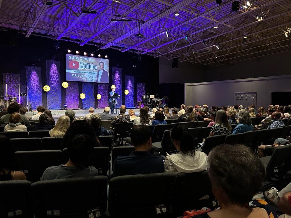Pastor Steve Cioccolanti teaching on the Four Horses of Revelation at an End Times conference in Georgia
