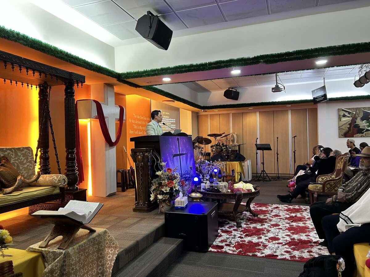Sunday church service with Pastor Steve Cioccolanti at Gethsemane Community Church