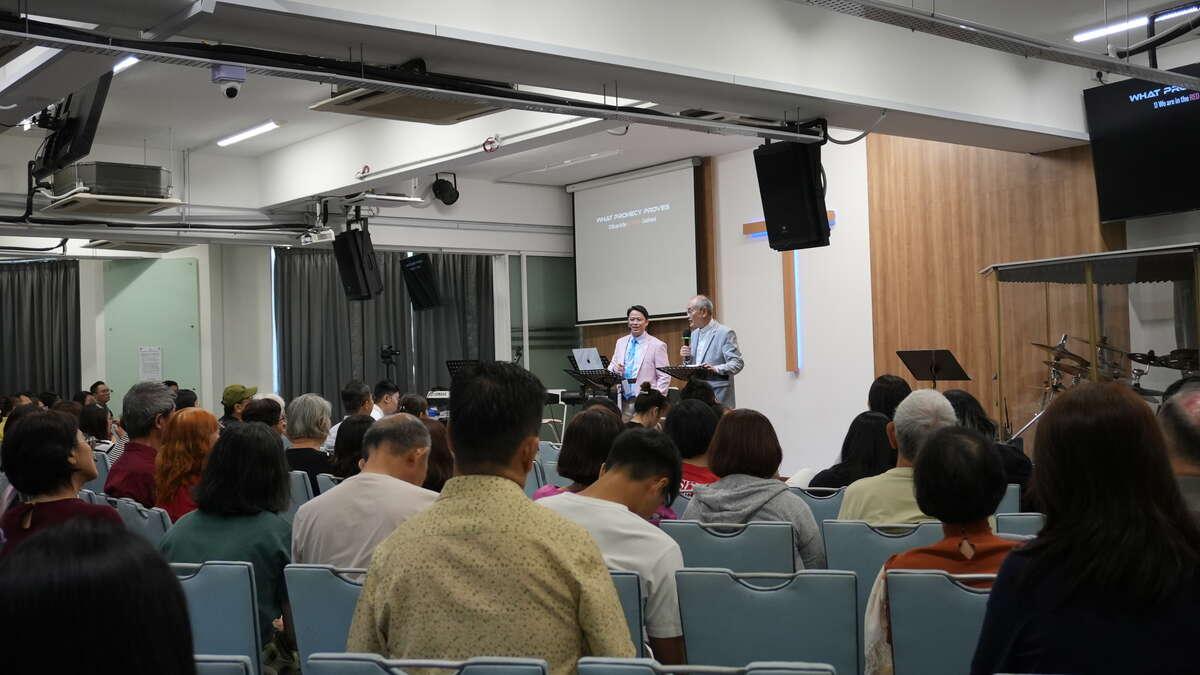 Pastor Steve Cioccolanti on stage teaching at Acts Generation Church in Malaysia